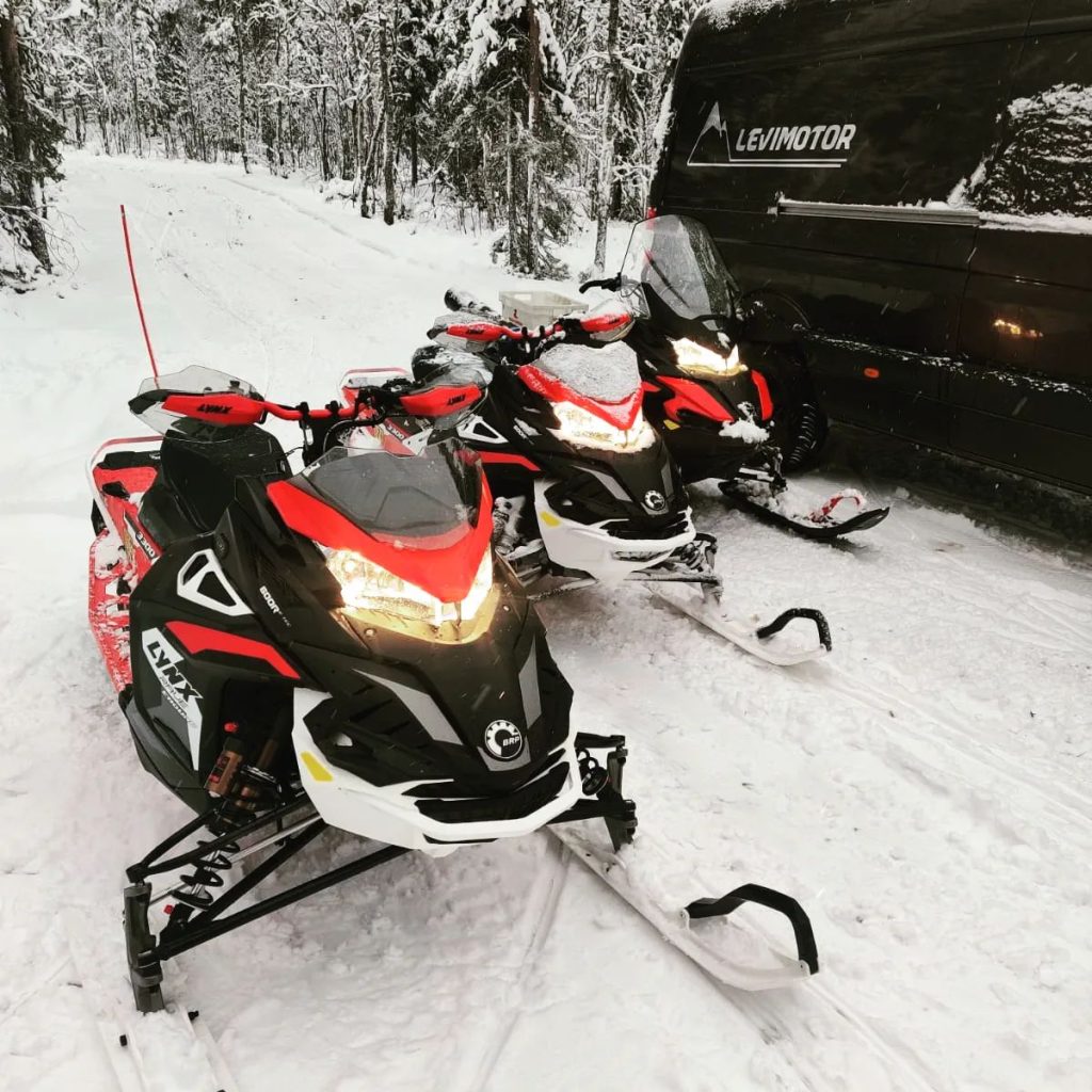 LeviMotorin kärry ja moottorikelkat