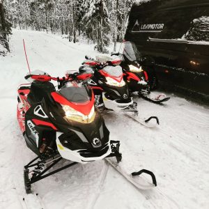 LeviMotorin kärry ja moottorikelkat